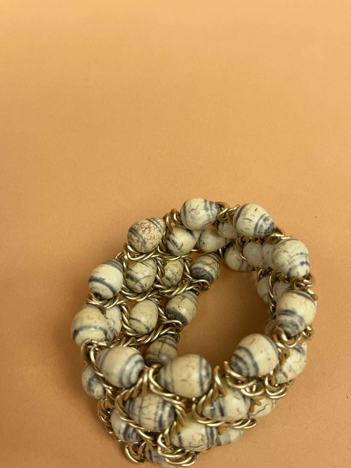 1980's Cream & Grey Marbled Beaded Bangle Bracelet