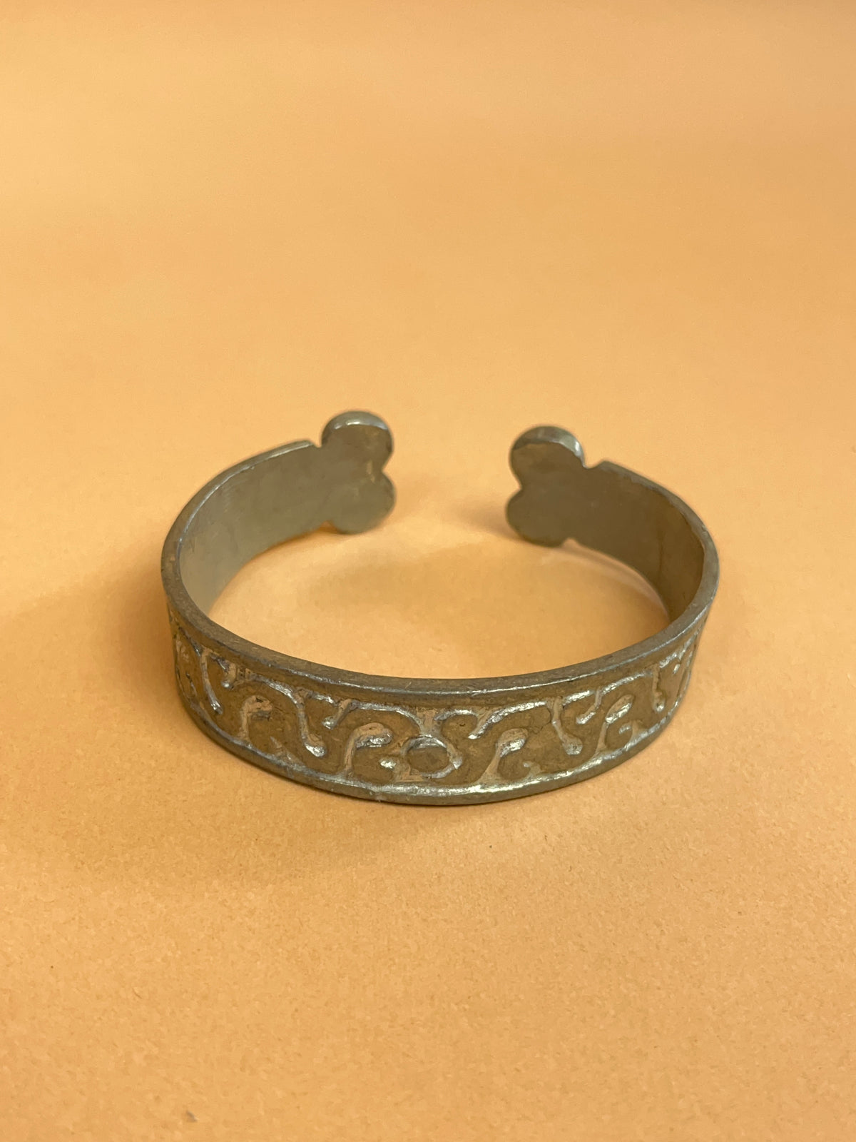 1960's Silver Ribbon Cuff Bangle