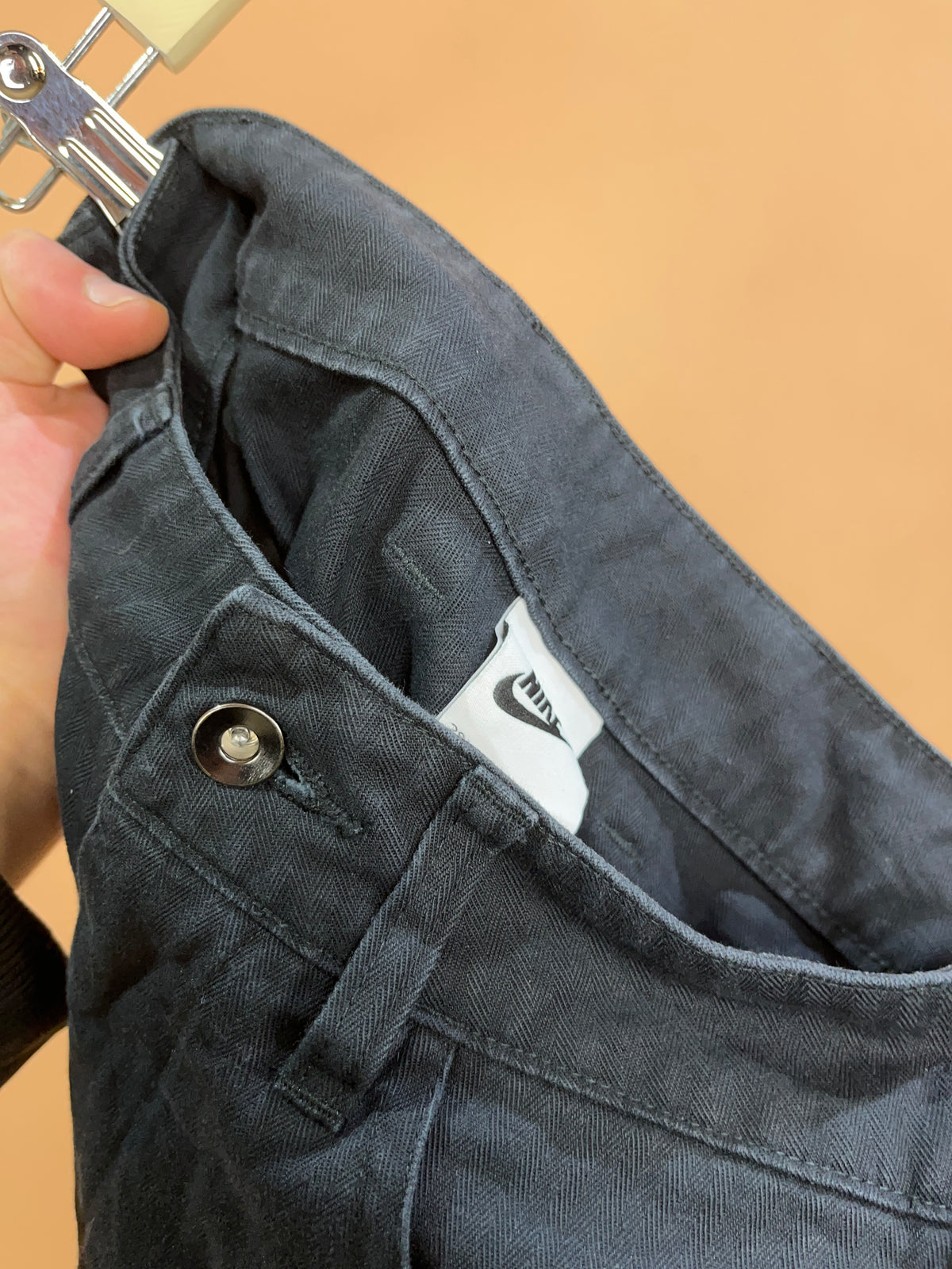 Nike black cargo trousers with embroidered swoosh, oversized flap pockets — Arkive Vintage
