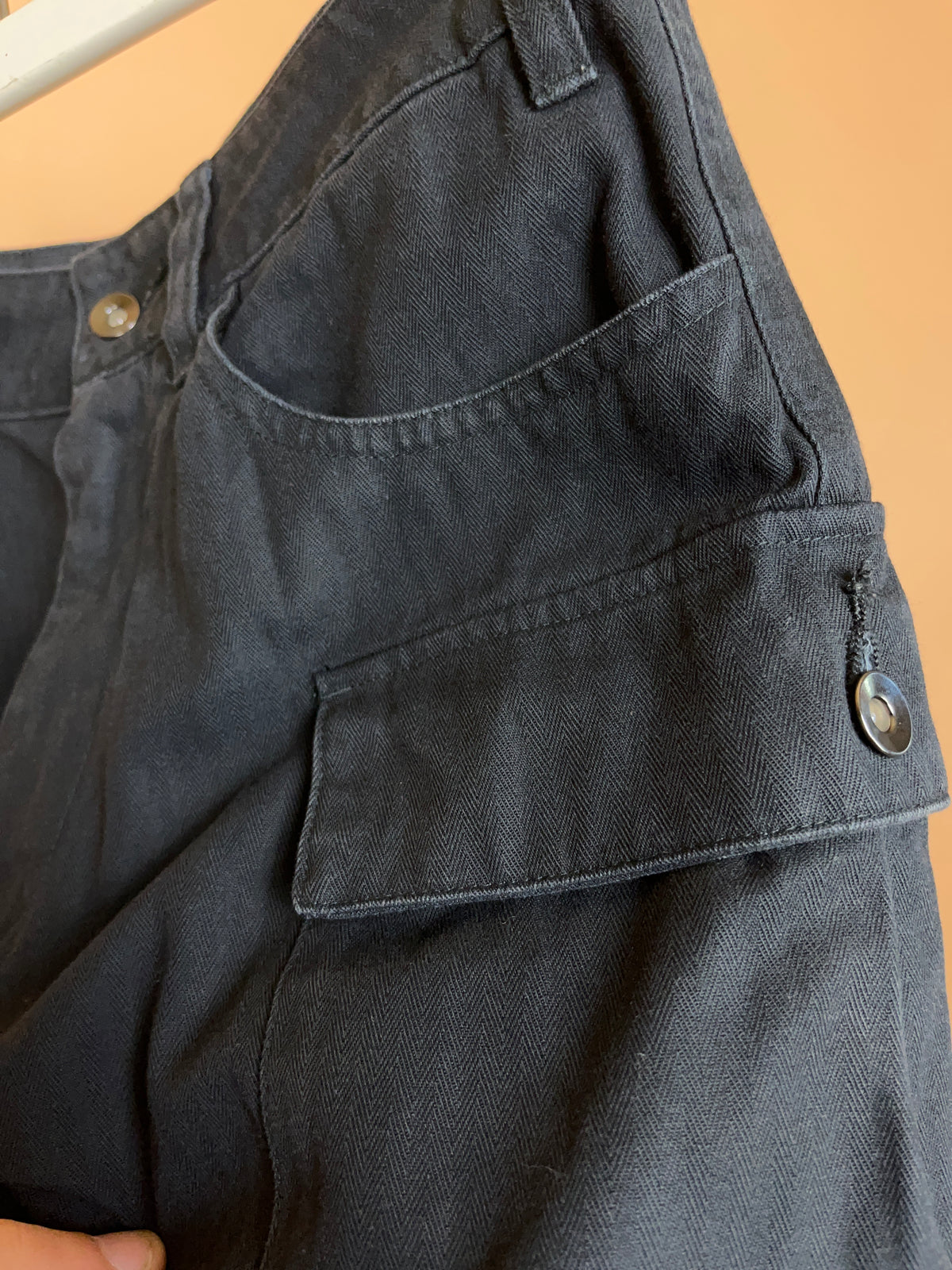 Nike black cargo trousers with embroidered swoosh, oversized flap pockets — Arkive Vintage