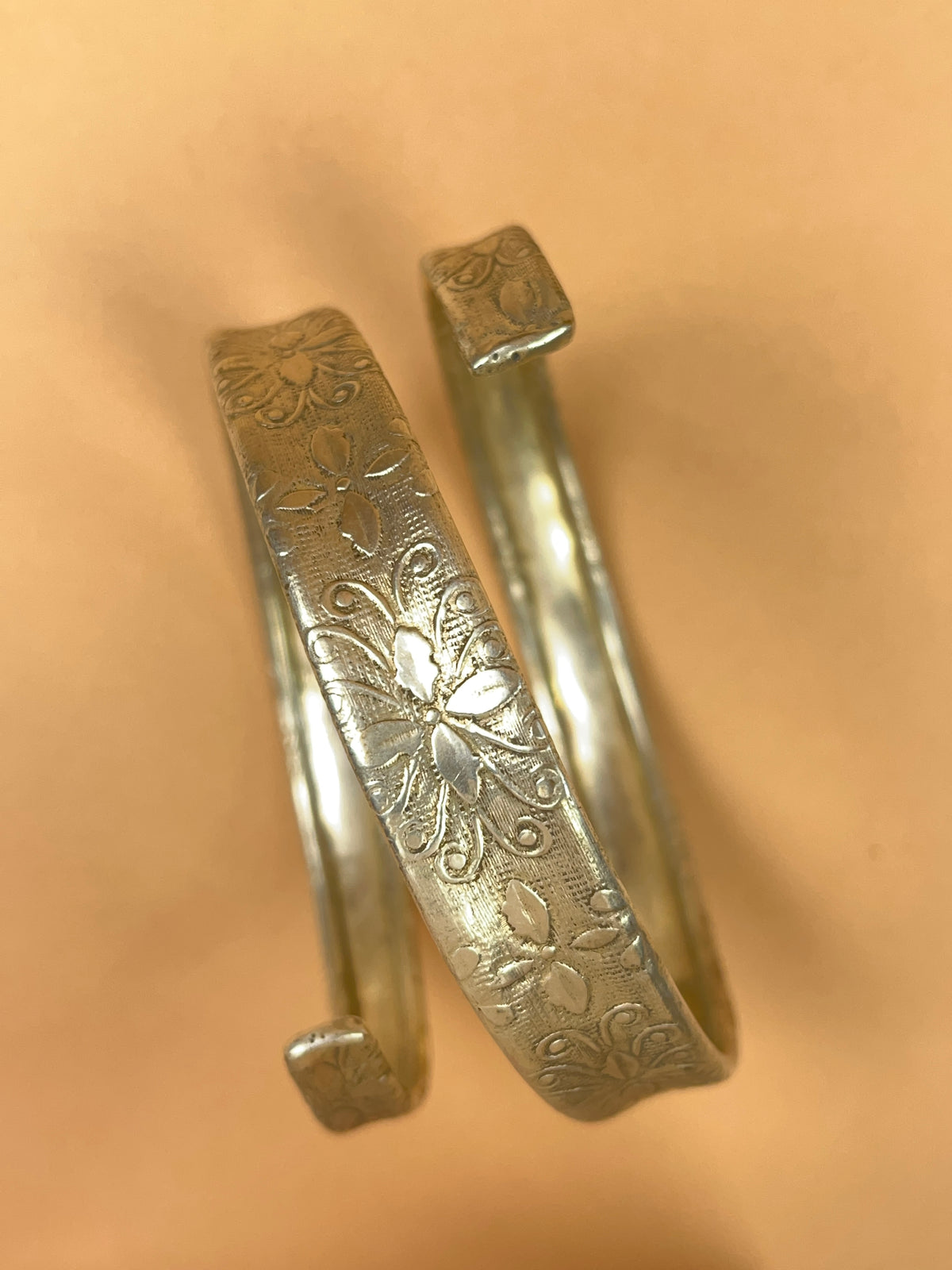 1970's Floral Spiral Bangle Bracelet