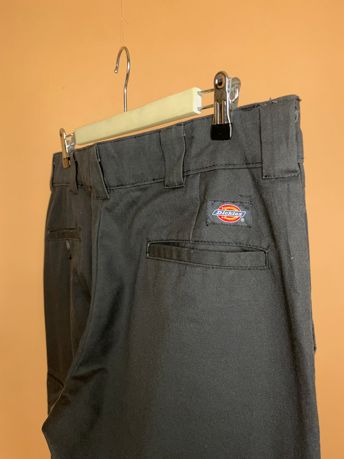 Dickies black poly-cotton cargo trousers with flap thigh pockets — Arkive Vintage