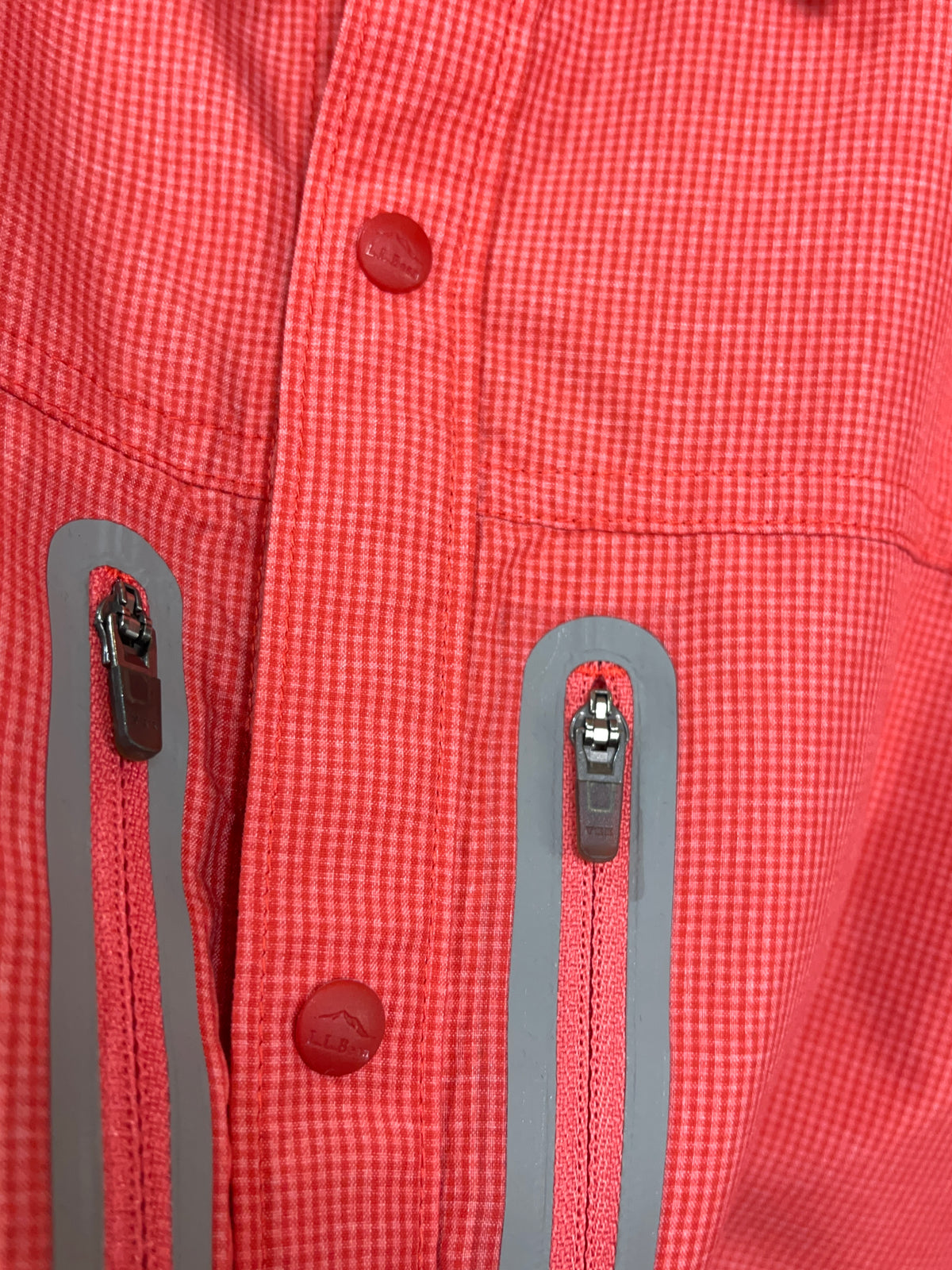 L.L.Bean salmon fishing shirt with vented back and zip pockets — Arkive Vintage