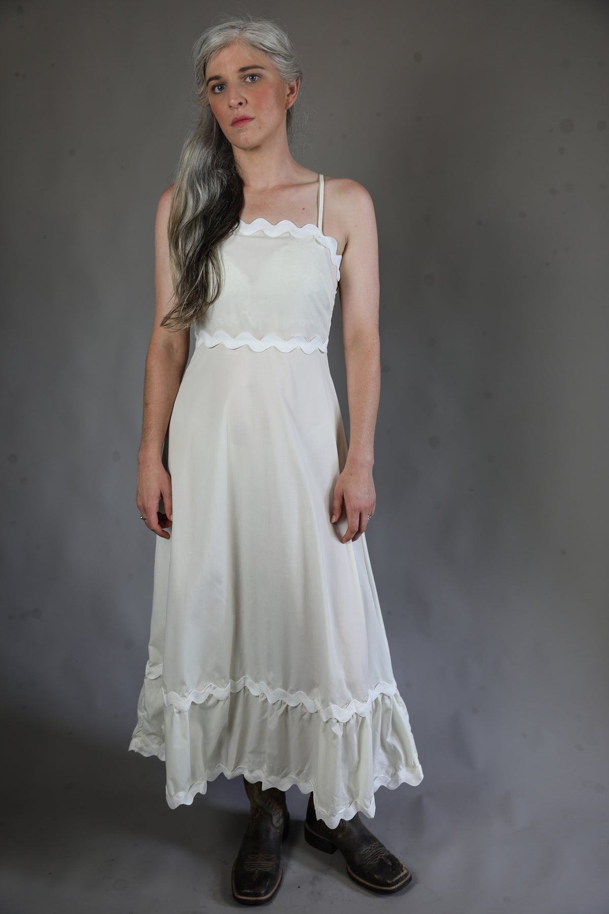 1970s White Scalloped Trim Cottage Core Dress - 8