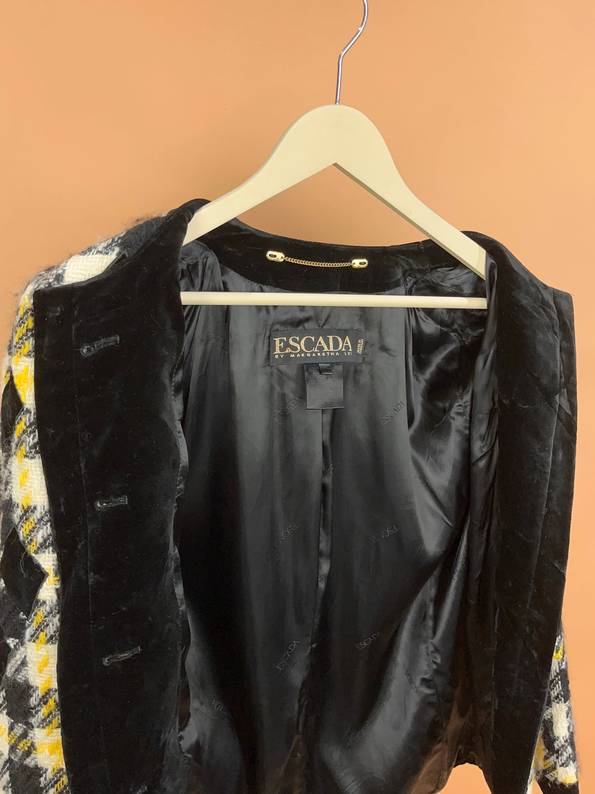 1980's Escada Plaid Bouclé Wool Jacket - L