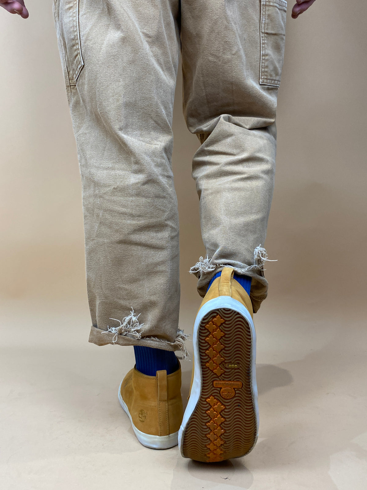 Timberland Half Cab suede boots in tan with white rubber sole — Arkive Vintage