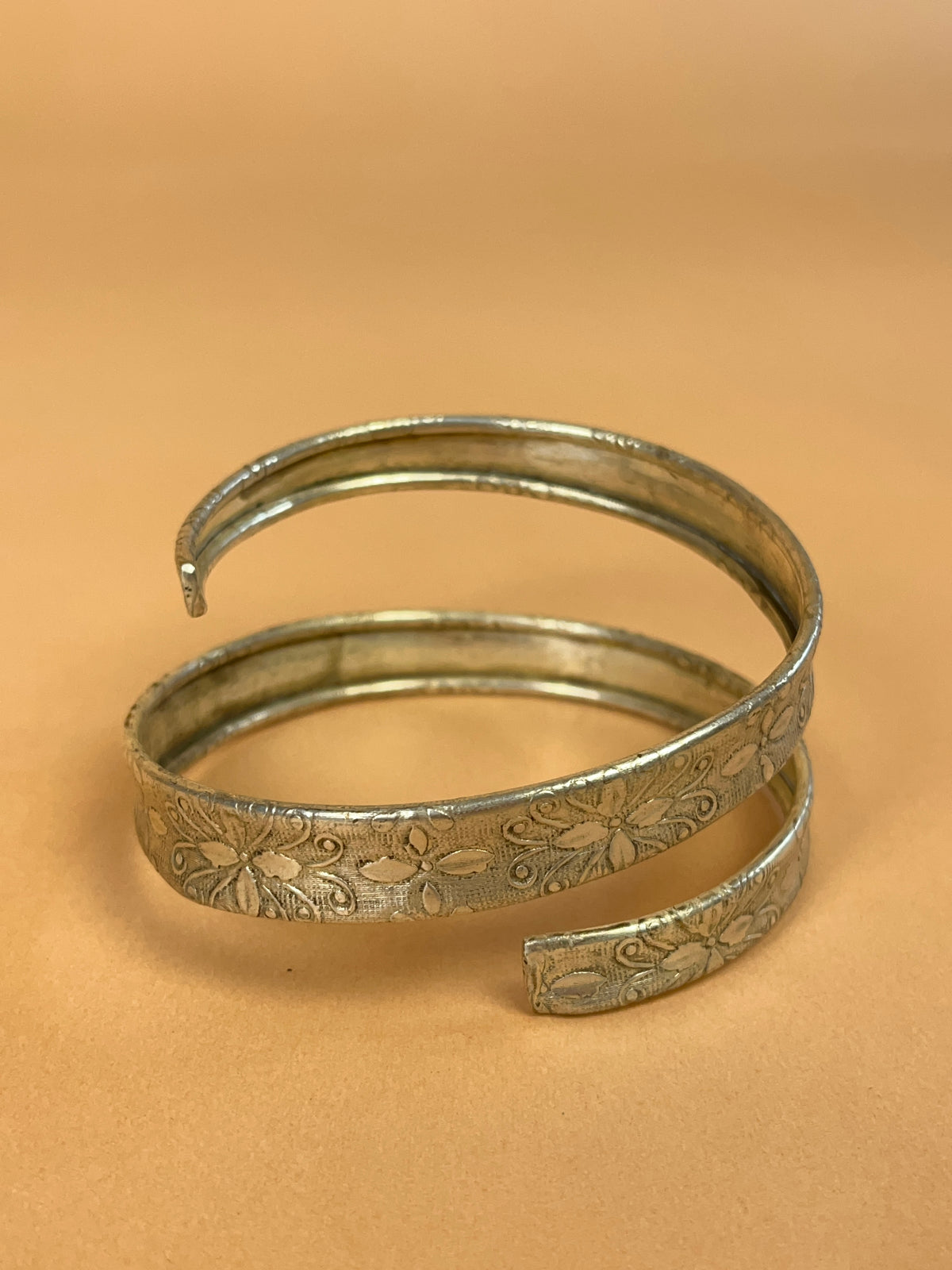 1970's Floral Spiral Bangle Bracelet