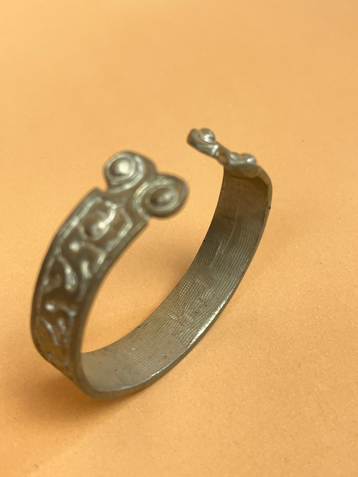 1960's Silver Ribbon Cuff Bangle