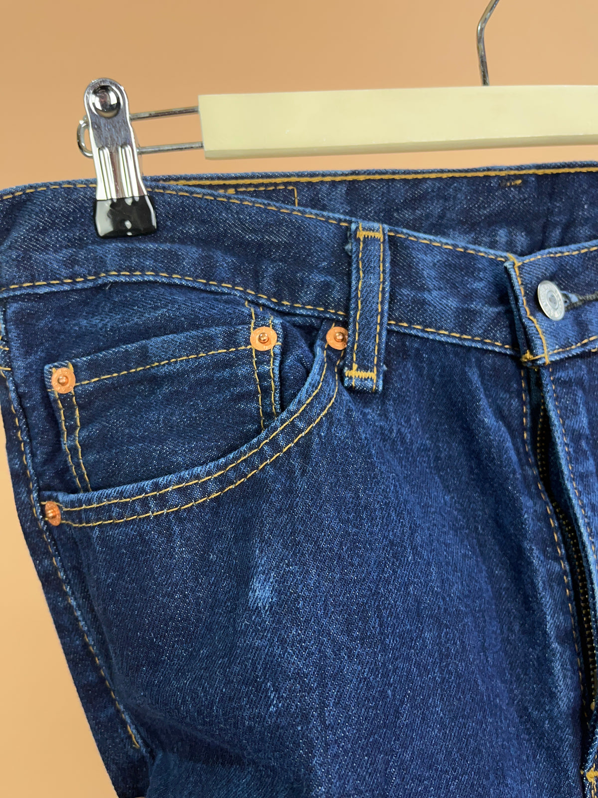 Vintage Levi's 505 dark wash straight leg denim jeans with zip fly — Arkive Vintage