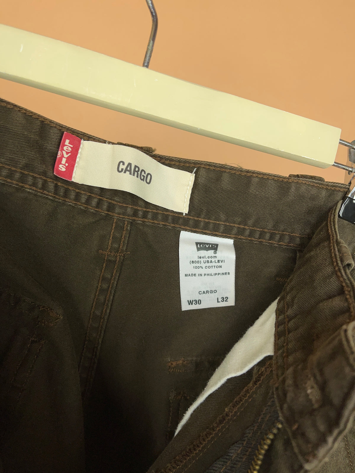 Y2K Levi's Chocolate Brown Cargo Trousers - 33"