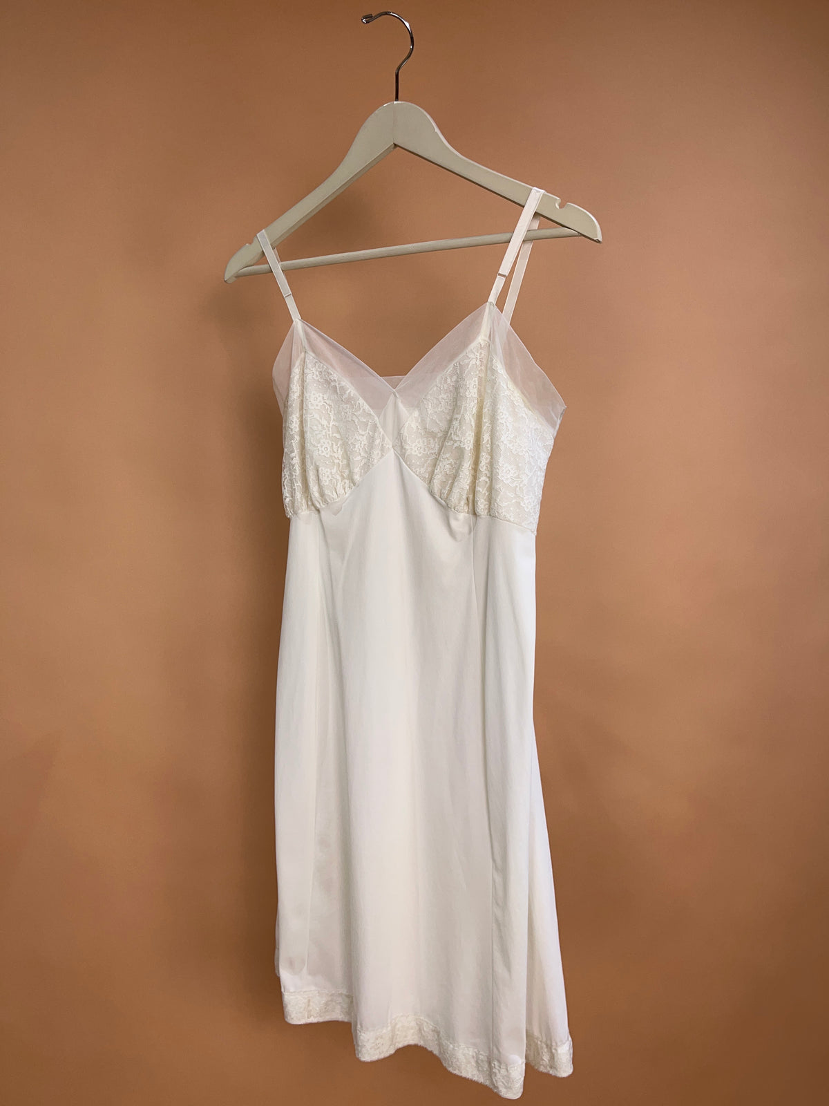 1950's Van Raalte Suavette Ivory Slip Dress size 38