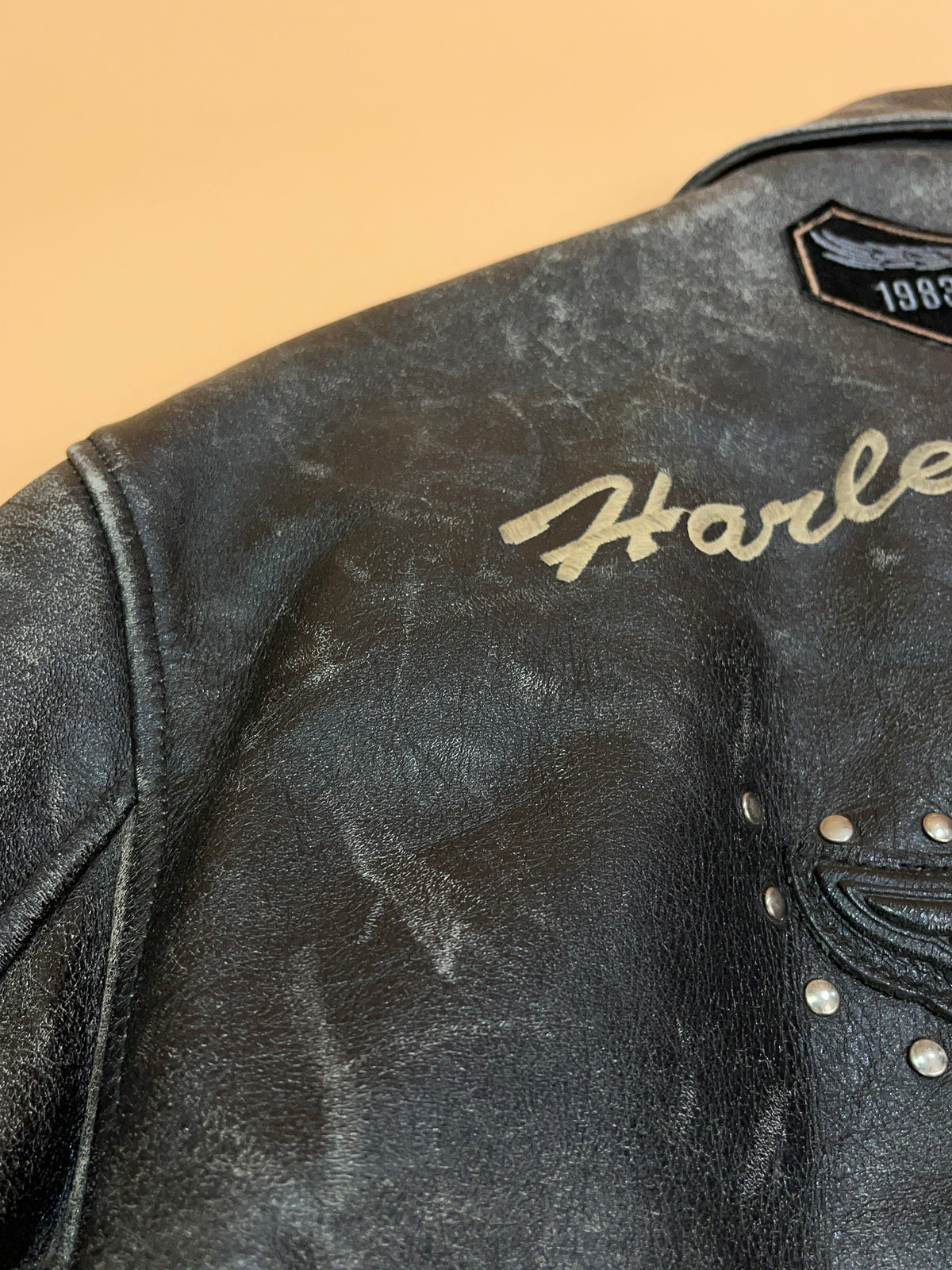 1990's Harley-Davidson HOG Member Patched Distressed Leather Biker Jacket - XL
