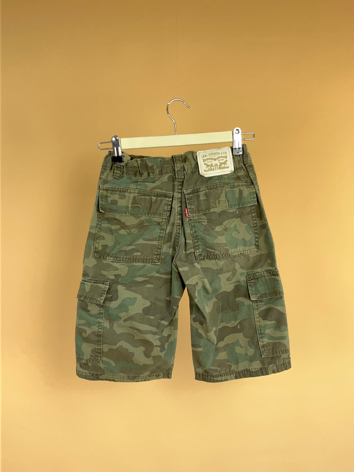 Y2K Levi's Camo Print Cargo Shorts - 10Y
