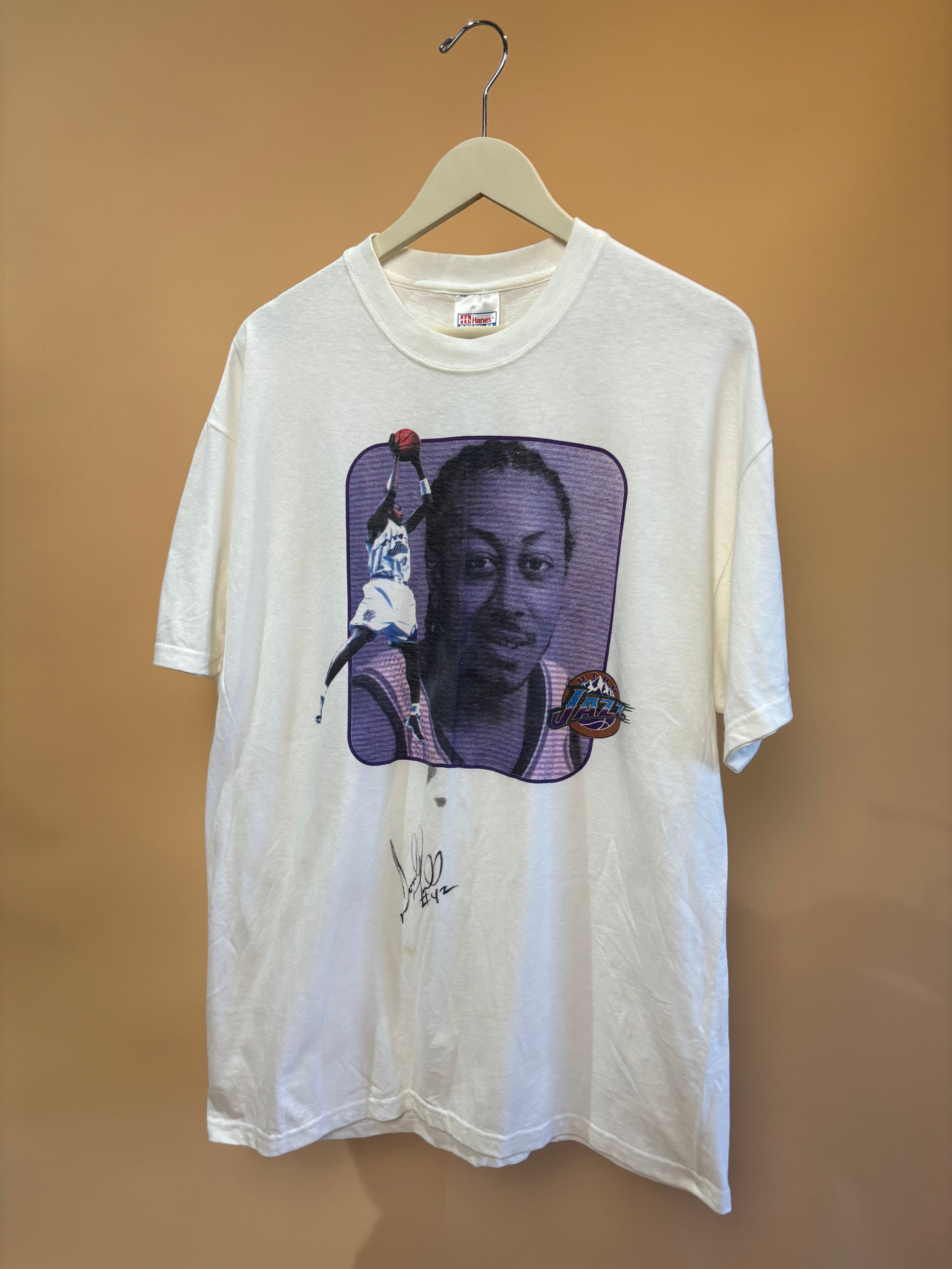 Utah Jazz Donyell Marshall T-Shirt (Autographed) - XL